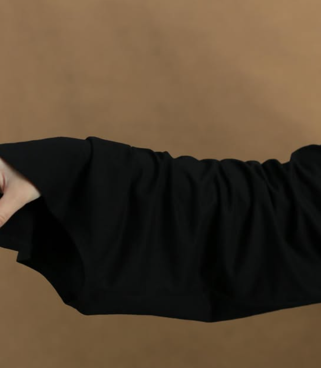 Haljina sa asimetričnim rukavima