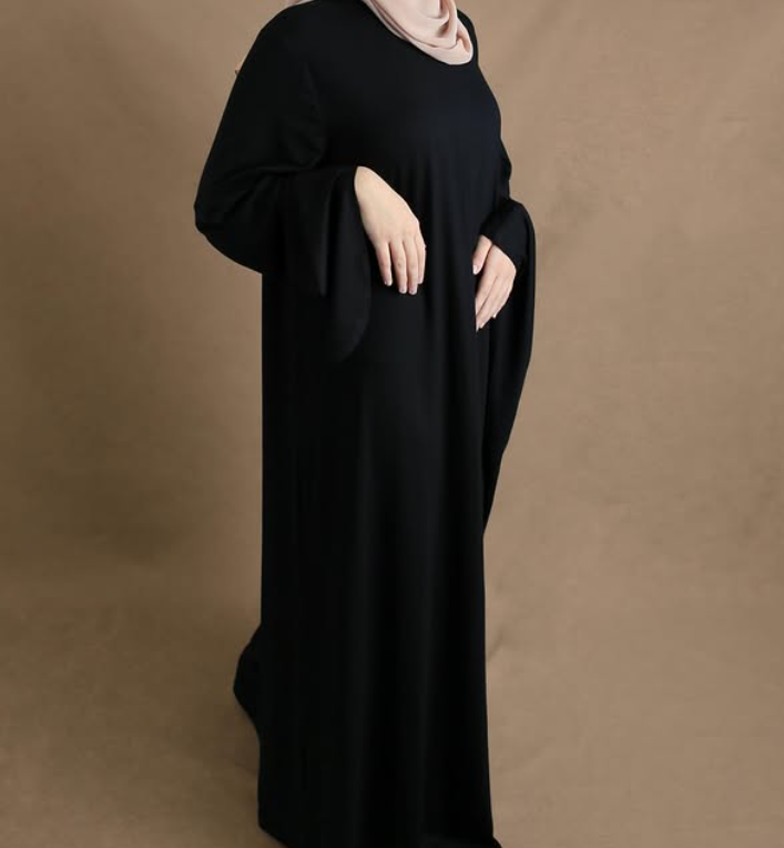 Haljina sa asimetričnim rukavima